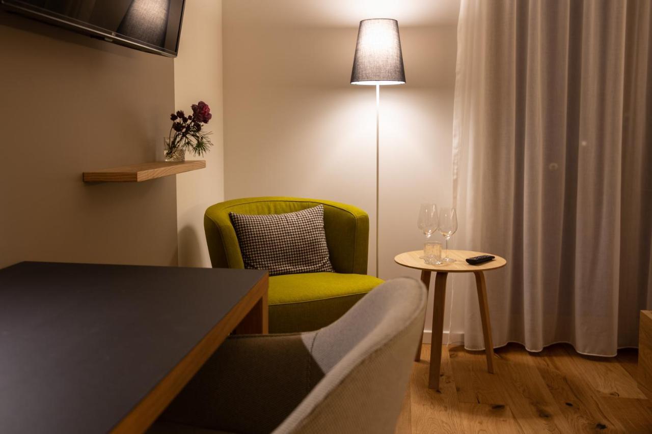 Zum Loewen Hotel Eimeldingen Bagian luar foto