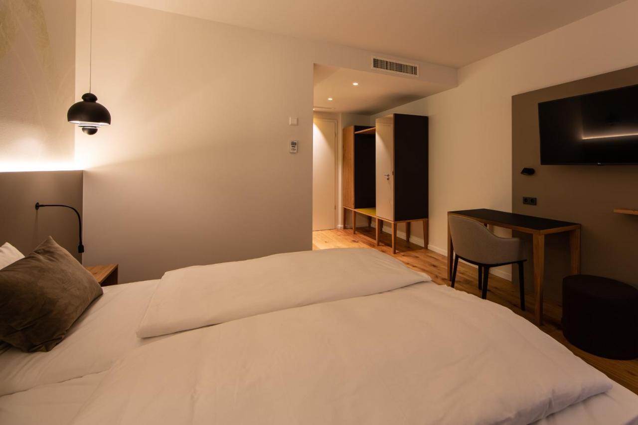 Zum Loewen Hotel Eimeldingen Bagian luar foto