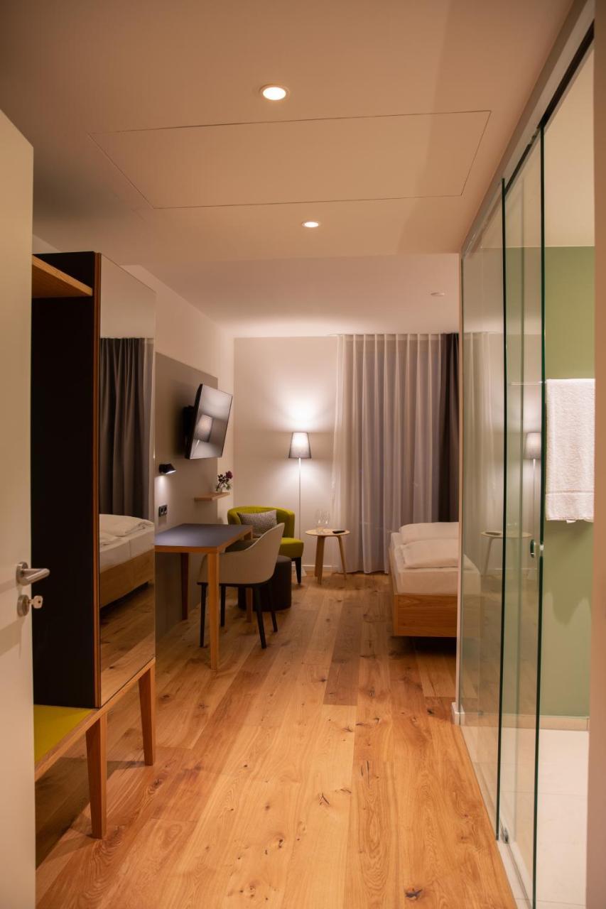 Zum Loewen Hotel Eimeldingen Bagian luar foto