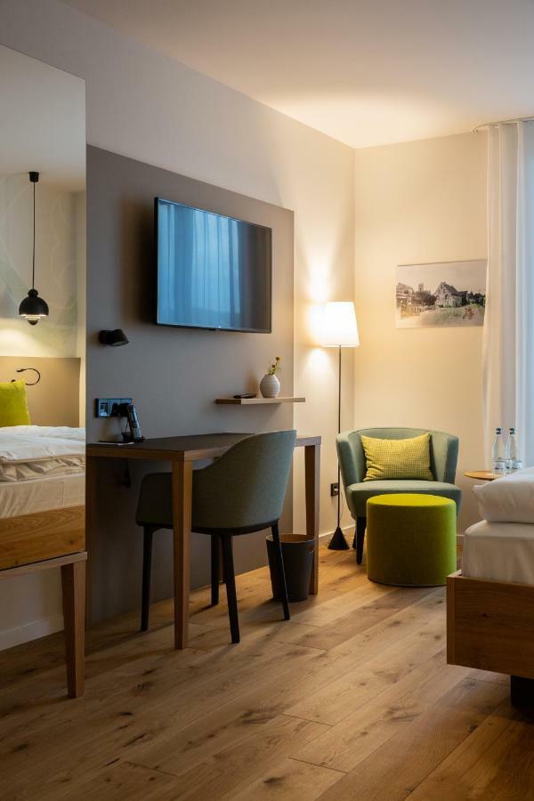 Zum Loewen Hotel Eimeldingen Bagian luar foto
